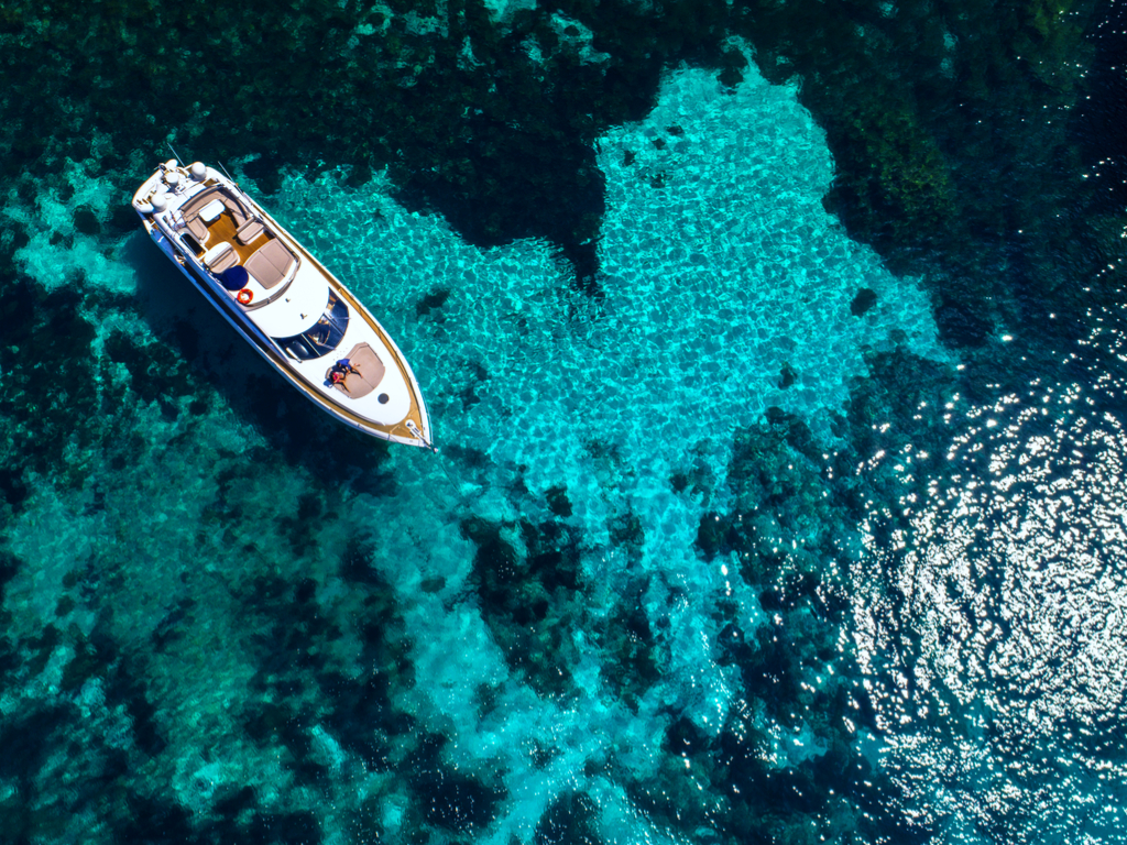 Azure Ultra yacht in Comino